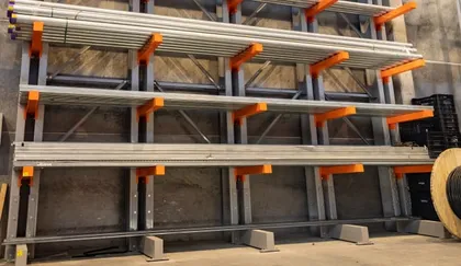 Rack cantilever para tubos, perfis e cargas longas — Metalúrgica Hentges