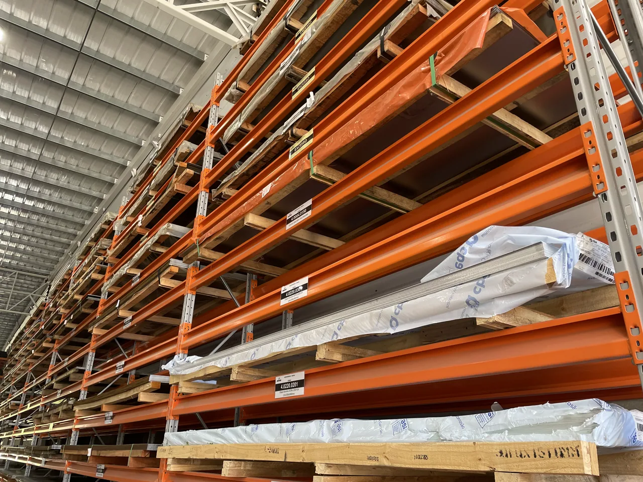 Vídeo demonstrativo do sistema Porta Pallet para Chapas — Metalúrgica Hentges